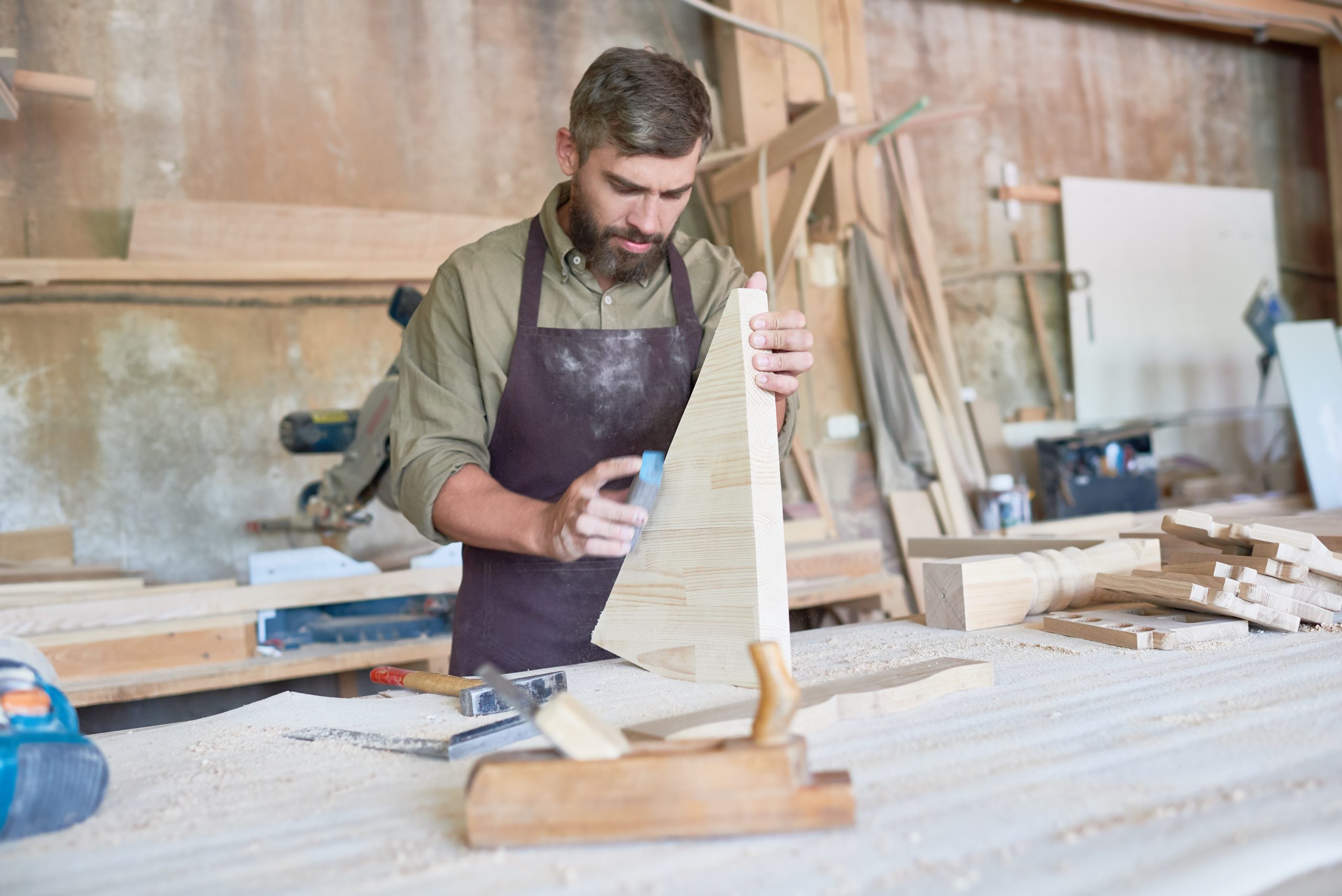 The Role of Hand Tools in Amish Furniture Making